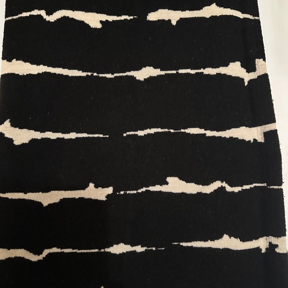 Escada Women's Black and White Skirt - Picture 3 of 6